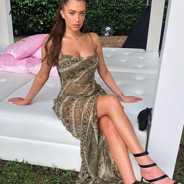print women chiffon maxi dress 2021 fashion transparent backless beach summer dress elegant club party long, Black;gray
print women chiffon maxi dress 2021 fashion transparent backless beach summer dress elegant club party long, Black;gray