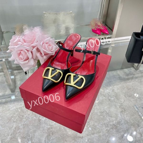 2022 designer rhyton shoes beige men 35-42 trainers vintage luxury chaussures ladies shoe fashion sneakers wave mouth sneaker yh211203, Red;white
2022 designer rhyton shoes beige men 35-42 trainers vintage luxury chaussures ladies shoe fashion sneakers wave mouth sneaker yh211203, Red;white