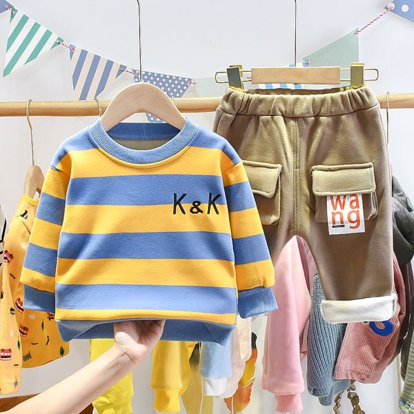 wear boys' autumn and winter clothes with plush two-piece infant children's suit, White
wear boys' autumn and winter clothes with plush two-piece infant children's suit, White