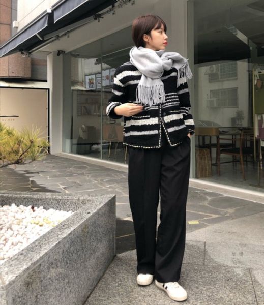 mkorean east gate winter temperament small fragrance suit short woman with cotton thickened loose woolen coat, Black
mkorean east gate winter temperament small fragrance suit short woman with cotton thickened loose woolen coat, Black