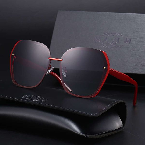 wanghong street p women's polarizing new round anti ultraviolet thin big face fashionable sunglasses red, Black
wanghong street p women's polarizing new round anti ultraviolet thin big face fashionable sunglasses red, Black