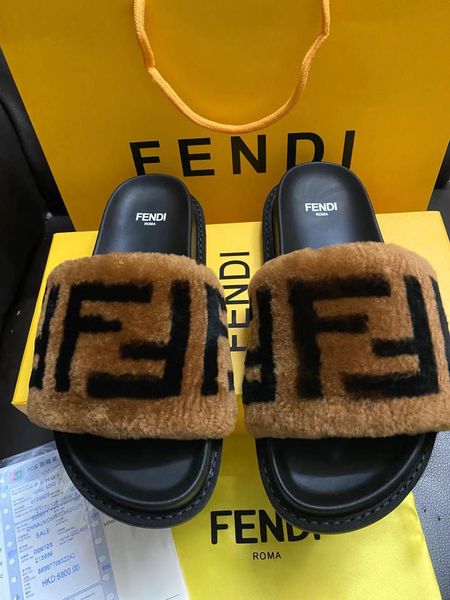 2020 selling designer-designed fur sandals summer men's slippers, comfortable and breathable men's summer, casual, stylish and, Black
2020 selling designer-designed fur sandals summer men's slippers, comfortable and breathable men's summer, casual, stylish and, Black
