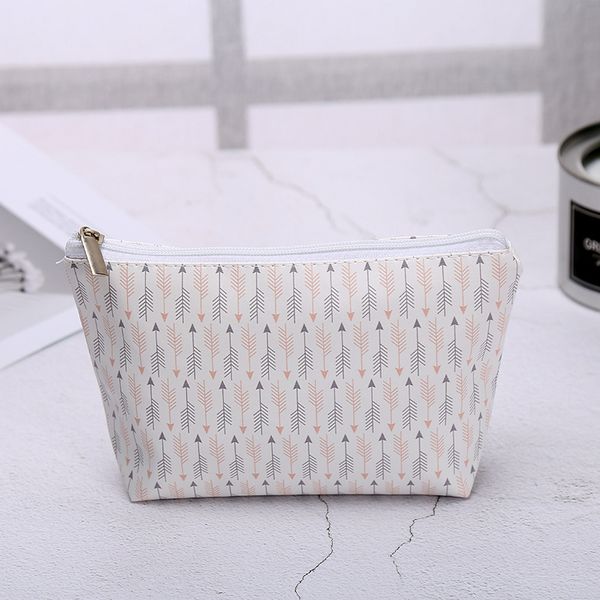 50pcs 2020 dot printed protable waterproof pu zipper cosmetic bag 5colors 
50pcs 2020 dot printed protable waterproof pu zipper cosmetic bag 5colors