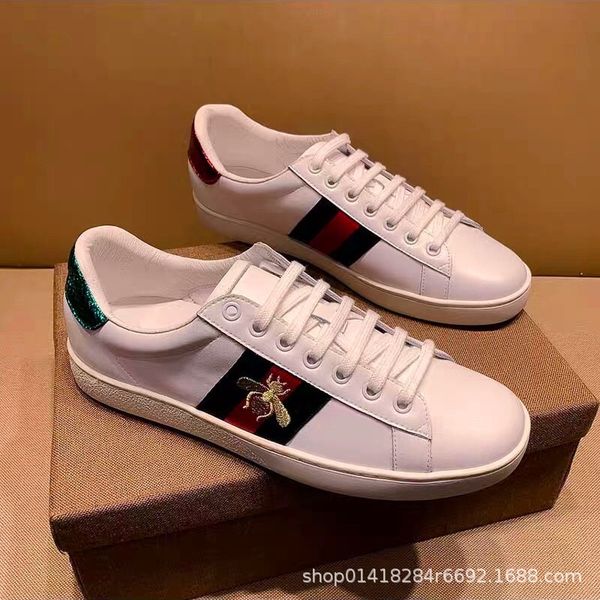qwrb metal letter flowers yuancheng5fur flat shoes cowhide leather woman with bee snake casual slippers embroidery box
qwrb metal letter flowers yuancheng5fur flat shoes cowhide leather woman with bee snake casual slippers embroidery box