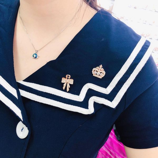 delicate alloy rhinestone personality fashion bow brooch small pin clothing accessories for girl women wedding party jewelry
delicate alloy rhinestone personality fashion bow brooch small pin clothing accessories for girl women wedding party jewelry