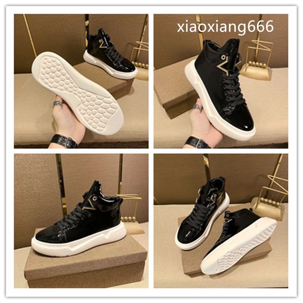 high-end series of casual high-men's shoes, classic design, perfect casual style, upper with brand embossing, wear-resistant lightweigh, Black
high-end series of casual high-men's shoes, classic design, perfect casual style, upper with brand embossing, wear-resistant lightweigh, Black