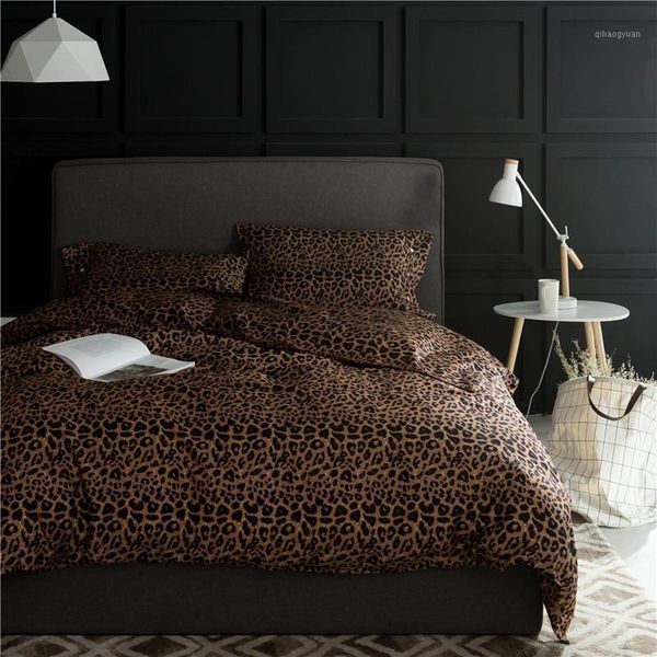 4pcs king size 60segyptian cotton brown grey luxury bedding set soft silky bedclothes bed sheet/linen cover set pillowcase1
4pcs king size 60segyptian cotton brown grey luxury bedding set soft silky bedclothes bed sheet/linen cover set pillowcase1