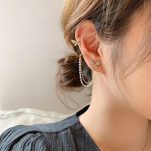 south korea's new fashion jewelry creative exquisite copper inlaid zircon asymmetric butterfly ear bone clip female earrings, Golden;silver
south korea's new fashion jewelry creative exquisite copper inlaid zircon asymmetric butterfly ear bone clip female earrings, Golden;silver