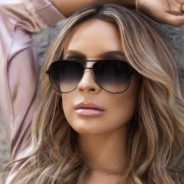 new vintage women men sunglasses pilot metal frame aviation sun glasses man's shades classic eyewear1, White;black
new vintage women men sunglasses pilot metal frame aviation sun glasses man's shades classic eyewear1, White;black