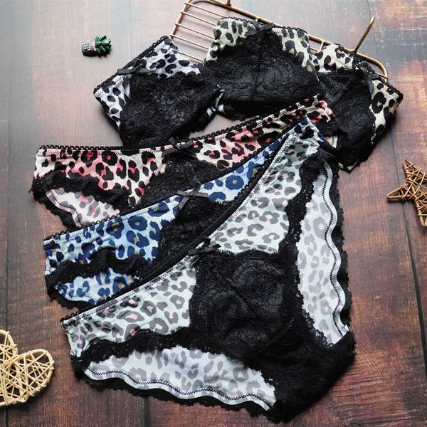 light luxury embroidery lace lovely girl lady low waist triangle leopard panties, Black;pink
light luxury embroidery lace lovely girl lady low waist triangle leopard panties, Black;pink