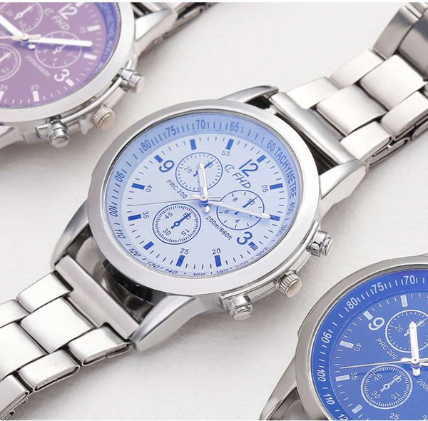 steel three eye light blue glass band gift men's watch 139y, Slivery;brown
steel three eye light blue glass band gift men's watch 139y, Slivery;brown