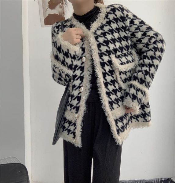 2021 new long-sleeved houndstooth imitation mink fleece sweater jacket women loose lazy spring and winter outer wear sweater, Black
2021 new long-sleeved houndstooth imitation mink fleece sweater jacket women loose lazy spring and winter outer wear sweater, Black