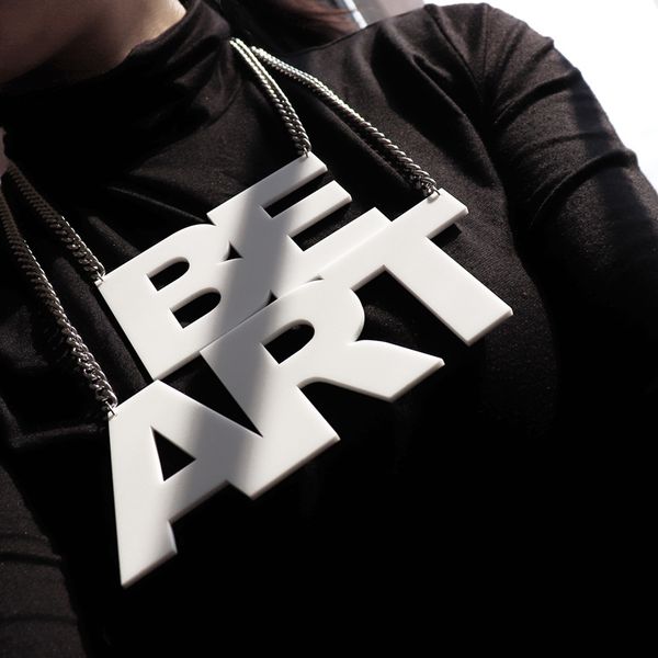 (2pcs/lot) giant white letter "be art" pendant necklace for women choker hyperbole accessories chain trendy acrylic jewelry, Silver
(2pcs/lot) giant white letter "be art" pendant necklace for women choker hyperbole accessories chain trendy acrylic jewelry, Silver