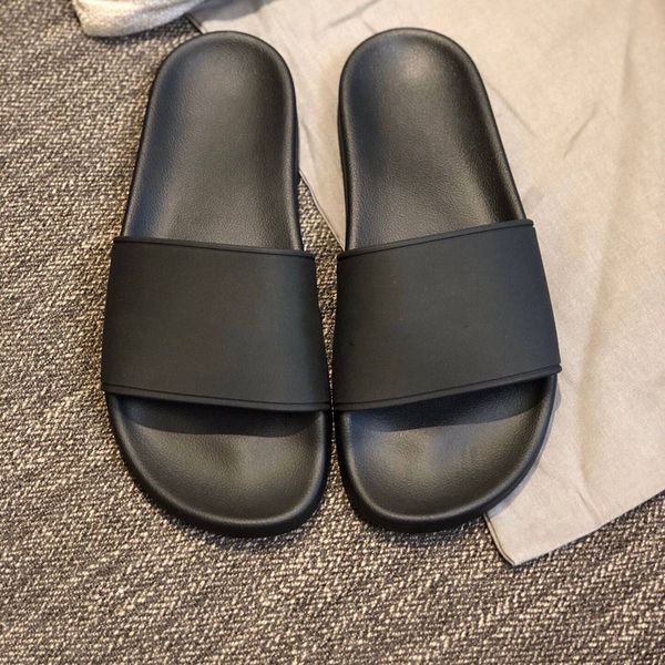 2021 summer new arrival men women rubber slippers beach slide sandals euro size 35-45, Black
2021 summer new arrival men women rubber slippers beach slide sandals euro size 35-45, Black