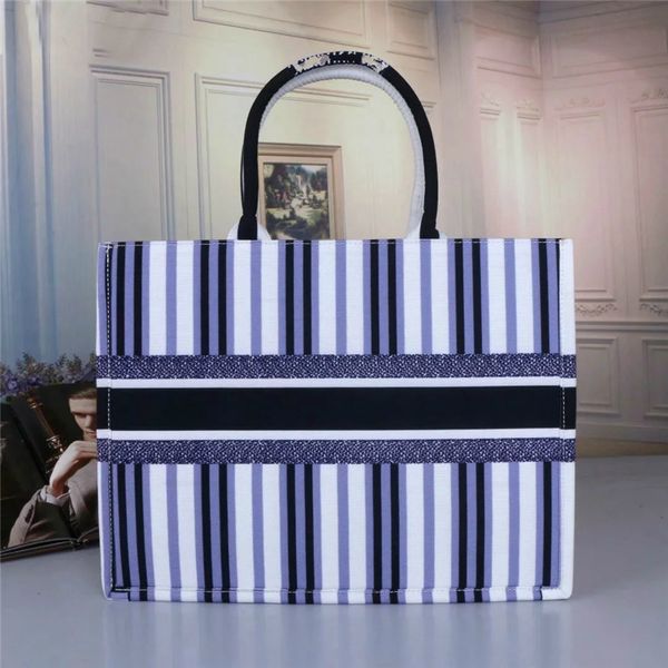 2021 fashion sell new handbag designer print embroidery multicolor single shoulder large capacity bucket bag
2021 fashion sell new handbag designer print embroidery multicolor single shoulder large capacity bucket bag