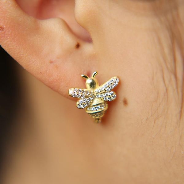2021 3d shape cute bee charm gold filled 925 sterling silver mini hoops adorable girl clip on silver earring, Golden;silver
2021 3d shape cute bee charm gold filled 925 sterling silver mini hoops adorable girl clip on silver earring, Golden;silver