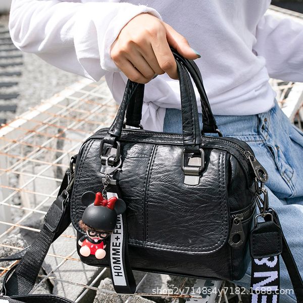 bag women all-matching korean style 2020 new handbag multi-purpose large capacity wide ribbon messenger bag shoulder bag delivery
bag women all-matching korean style 2020 new handbag multi-purpose large capacity wide ribbon messenger bag shoulder bag delivery