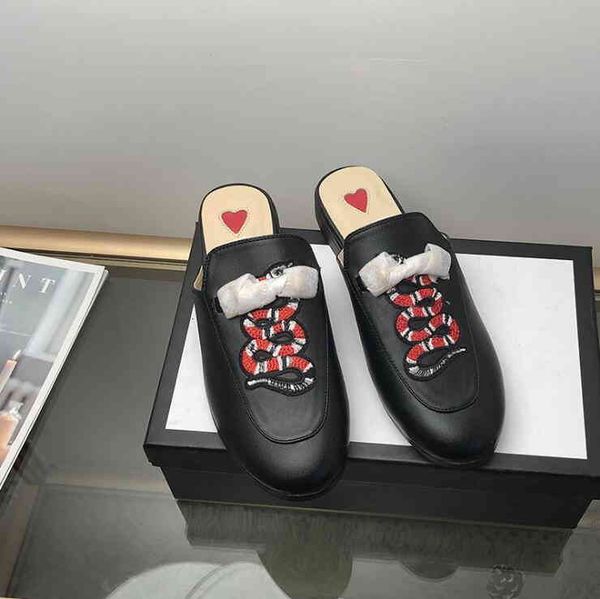 stylist casual luxe shoes women designer slides smoking slipper leather star slippersfashion, Black
stylist casual luxe shoes women designer slides smoking slipper leather star slippersfashion, Black