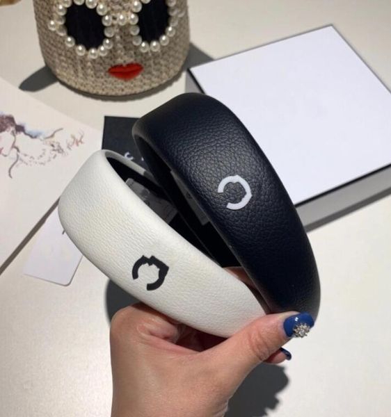 2021 luxury pu leather black white headbands hair bands for women letter party hair hoop girl thick headband headband accessories, Silver
2021 luxury pu leather black white headbands hair bands for women letter party hair hoop girl thick headband headband accessories, Silver