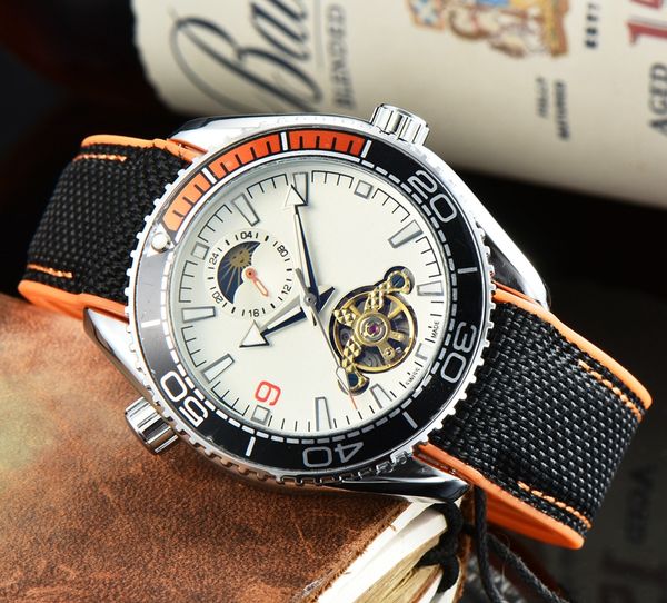 2021 luxury mens watches four-needle working series large flywheel automatic mechanical watch fashion moon phase brand rubber and steel belt, Slivery;brown
2021 luxury mens watches four-needle working series large flywheel automatic mechanical watch fashion moon phase brand rubber and steel belt, Slivery;brown
