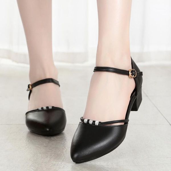 dress shoes genuine leather pointed toe pearl high heels female fashion hollow with sandals breathable women 431, Black 
dress shoes genuine leather pointed toe pearl high heels female fashion hollow with sandals breathable women 431, Black