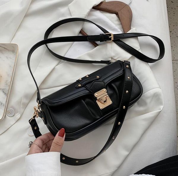 2020 women popular underarm bag fashion shouder bags baguette bag senior lady party handbags
2020 women popular underarm bag fashion shouder bags baguette bag senior lady party handbags