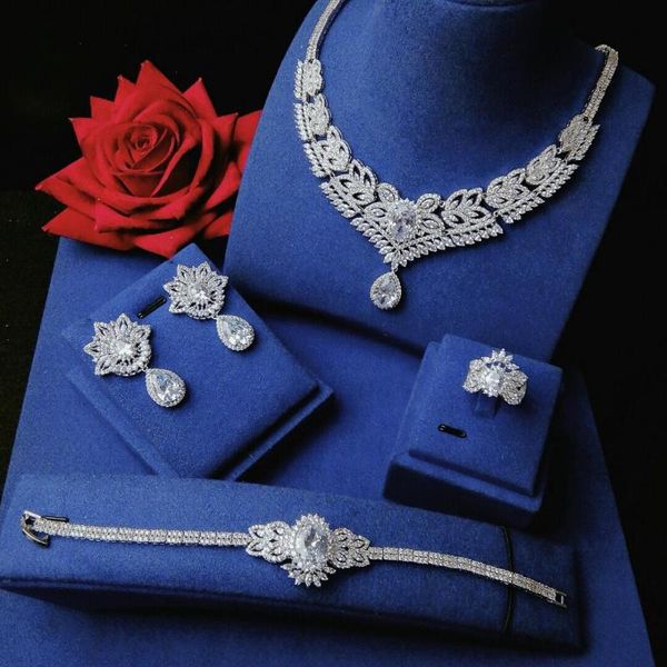 2020 красивый цветочный дизайн crystal cz камень micro pave 4pcs женщины свадебные ювелирные изделия наборы европейского модного стиля, Silver
2020 красивый цветочный дизайн crystal cz камень micro pave 4pcs женщины свадебные ювелирные изделия наборы европейского модного стиля, Silver