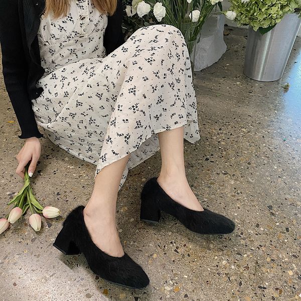 2020 autumn and winter new square toe thick heel shallow mouth shoes women all-match retro suede mid-heel high heels c1120, Black
2020 autumn and winter new square toe thick heel shallow mouth shoes women all-match retro suede mid-heel high heels c1120, Black