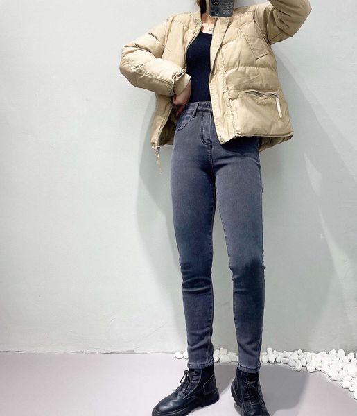 plush 2020 new thickened, warm and slim straight jeans women's pants casual, Blue
plush 2020 new thickened, warm and slim straight jeans women's pants casual, Blue