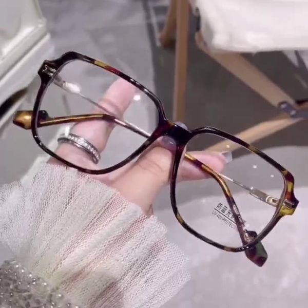 eyeglasses designer sunglasses plain glasses optical without near power fashion full frame letter design for man woman good quality, White;black
eyeglasses designer sunglasses plain glasses optical without near power fashion full frame letter design for man woman good quality, White;black