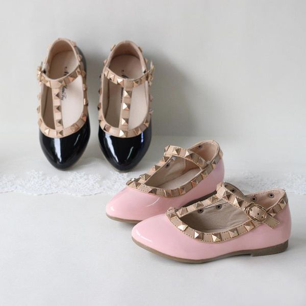 spring and summer pu leather princess shoes female child sandals cutout child single shoes breathable rivet t shoes lj200827, Black;red
spring and summer pu leather princess shoes female child sandals cutout child single shoes breathable rivet t shoes lj200827, Black;red