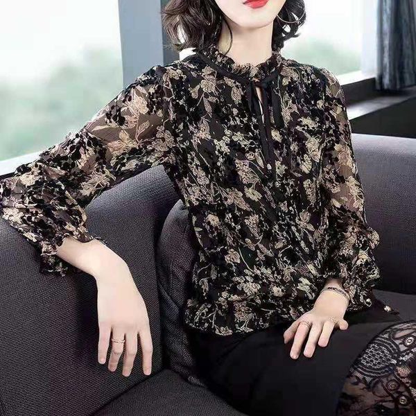 women spring summer style chiffon blouses shirts lady casual stand collor long lantern sleeve flower printed blusas df3027, White
women spring summer style chiffon blouses shirts lady casual stand collor long lantern sleeve flower printed blusas df3027, White