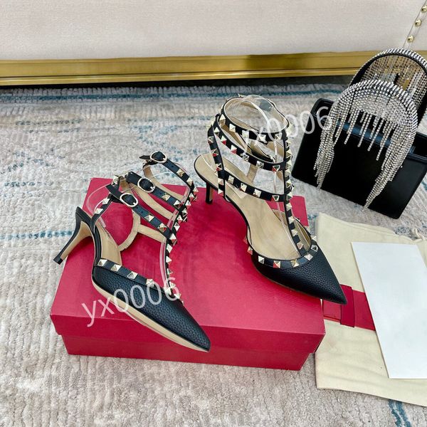 2022 famous designer brands spikes 35-42 sneakers high red bottom shoes luxury man rivets skateboard casual walking shoes party wedding yh21, Red;white
2022 famous designer brands spikes 35-42 sneakers high red bottom shoes luxury man rivets skateboard casual walking shoes party wedding yh21, Red;white