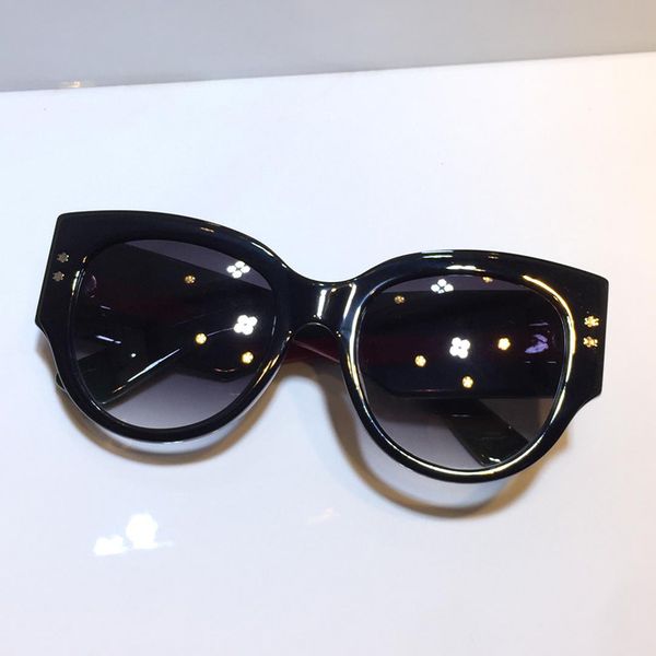 3864 new fashion sunglasses with uv protection for men and women vintage oval frame popular come with case classic sunglasses, White;black
3864 new fashion sunglasses with uv protection for men and women vintage oval frame popular come with case classic sunglasses, White;black