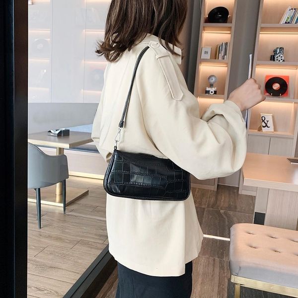 retro handbag crocodile pattern leather shoulder bags for women 2020 chain design luxury hand bag female travel totes
retro handbag crocodile pattern leather shoulder bags for women 2020 chain design luxury hand bag female travel totes