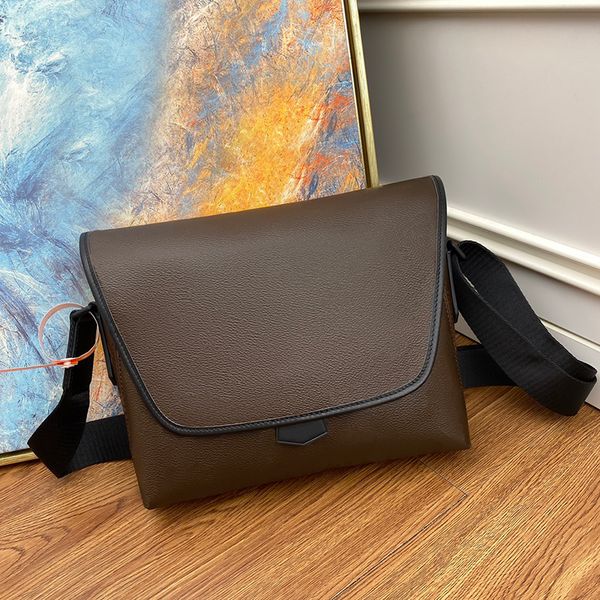 the odyssey small messenger bag made of cut canvas is restrained in style shoulder bag m44223 ideal for leisure and business styling
the odyssey small messenger bag made of cut canvas is restrained in style shoulder bag m44223 ideal for leisure and business styling