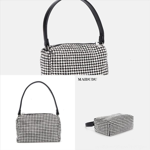 hakum r- french female bag niche dener black luxury handbag purse popular new fashion all-match messenger handbag fashion
hakum r- french female bag niche dener black luxury handbag purse popular new fashion all-match messenger handbag fashion