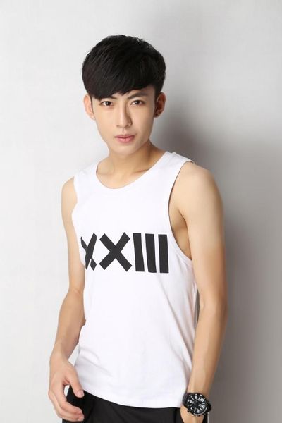 korean large medium length men's sleeveless t-shirt with short front and long back asymmetric large men's round neck big fat man i, White;black
korean large medium length men's sleeveless t-shirt with short front and long back asymmetric large men's round neck big fat man i, White;black