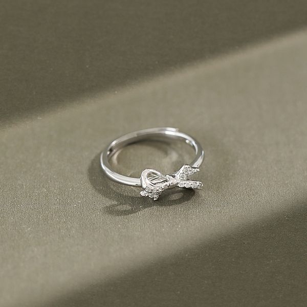 korean version of the s925 pure silver ring simple bow micro-set zircon ring ring female silver jewelry, Golden;silver
korean version of the s925 pure silver ring simple bow micro-set zircon ring ring female silver jewelry, Golden;silver