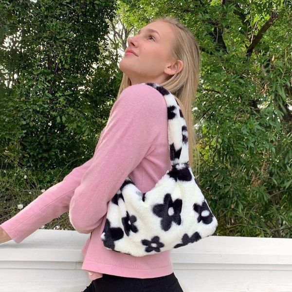 waist bags fashion cute plush flower underarm bag girl lady french retro travel daily shoulder axillary pouch small tote
waist bags fashion cute plush flower underarm bag girl lady french retro travel daily shoulder axillary pouch small tote