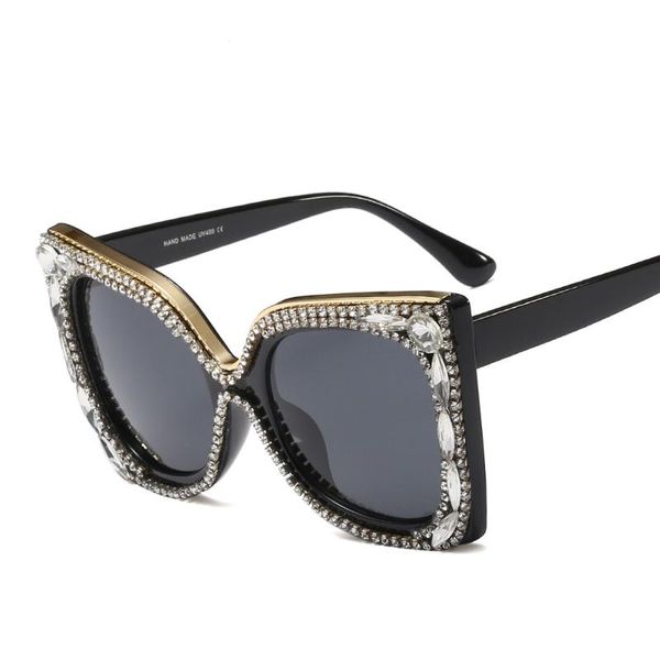 new trend large frame retro sunglasses women 2020 fashion personality crystal rhinestones frame ladies sun glasses gafas de sol, White;black
new trend large frame retro sunglasses women 2020 fashion personality crystal rhinestones frame ladies sun glasses gafas de sol, White;black