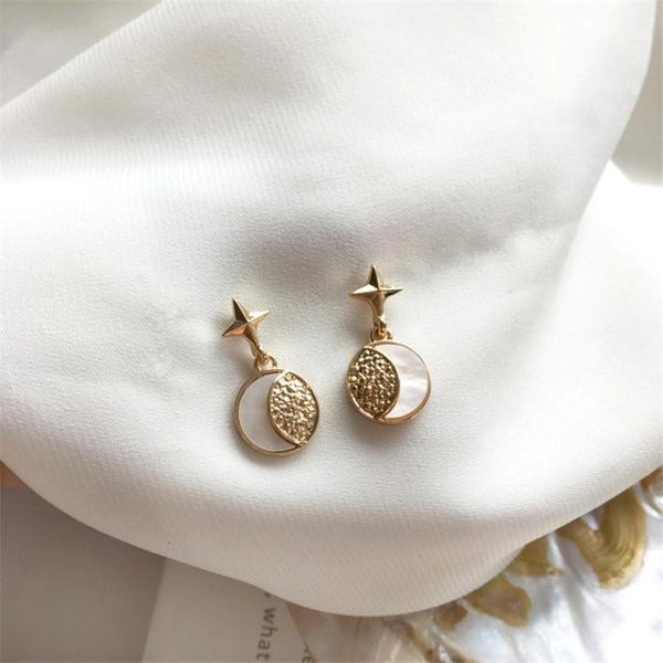 s925 korean metal star moon geometric earrings, creative design for stylish women's earrings, 2020 new jewelry, Golden;silver
s925 korean metal star moon geometric earrings, creative design for stylish women's earrings, 2020 new jewelry, Golden;silver