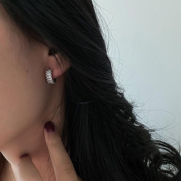 hoop & huggie simple classic crystal geometric earrings for women girl small round elegant party temperament trendy jewelry, Golden;silver
hoop & huggie simple classic crystal geometric earrings for women girl small round elegant party temperament trendy jewelry, Golden;silver
