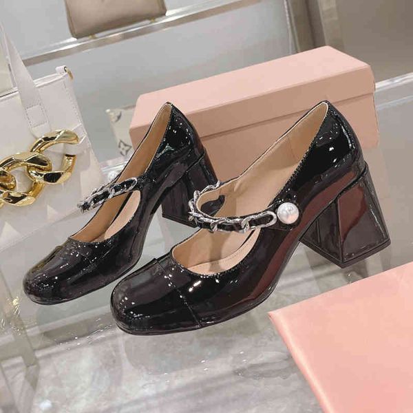 2022 medium heel small fragrance single shoes thick french round head high pearl white mary women, Black
2022 medium heel small fragrance single shoes thick french round head high pearl white mary women, Black