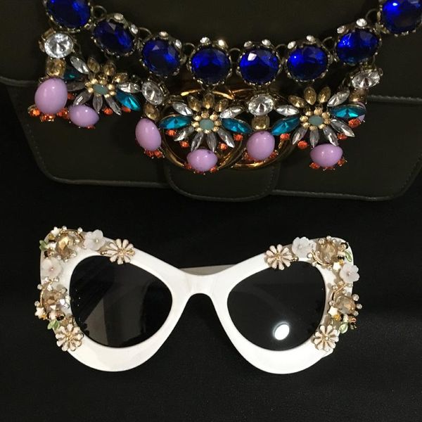 sunglasses 2 colors women rhinestone cat eyes sun glasses flower vintage for female decoration, White;black
sunglasses 2 colors women rhinestone cat eyes sun glasses flower vintage for female decoration, White;black