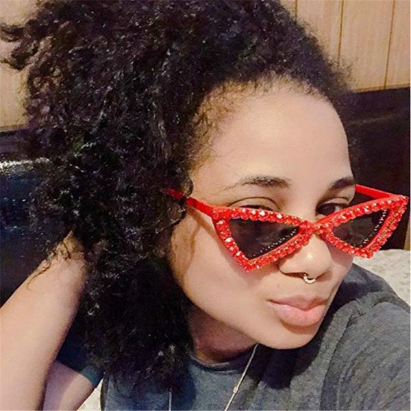 mincl/fashion new triangle cat diamond sunglasses women luxury red rhinestone handmade sunglasses with box fml, White;black
mincl/fashion new triangle cat diamond sunglasses women luxury red rhinestone handmade sunglasses with box fml, White;black