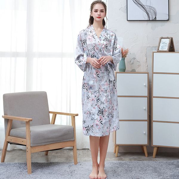 2021 new plus size women's autumn spring ice silk bathrobe printing kimono female sleepwear v neck three sleeve 7nwr, Black;red
2021 new plus size women's autumn spring ice silk bathrobe printing kimono female sleepwear v neck three sleeve 7nwr, Black;red