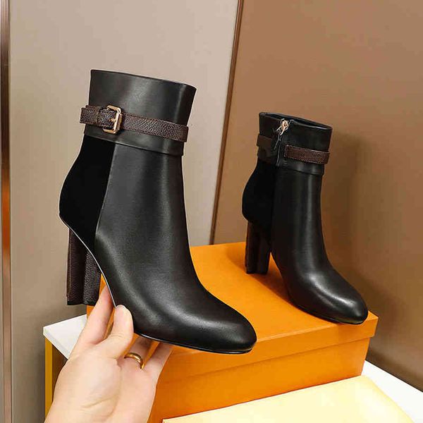 martin fashion lady boots real leather winter thick heel heels shoes luxury women's zipper ankle booties high quality, Black
martin fashion lady boots real leather winter thick heel heels shoes luxury women's zipper ankle booties high quality, Black