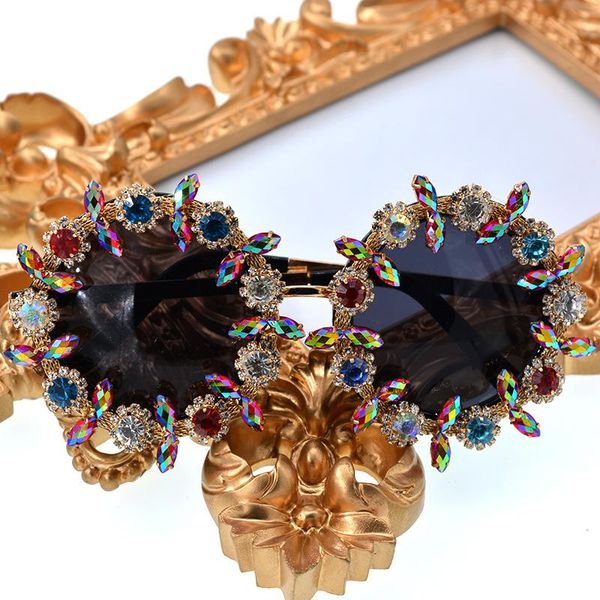 sunglasses retro fashion women colorful crystal decoration conjoined shining rhinestones rim black glass, White;black
sunglasses retro fashion women colorful crystal decoration conjoined shining rhinestones rim black glass, White;black