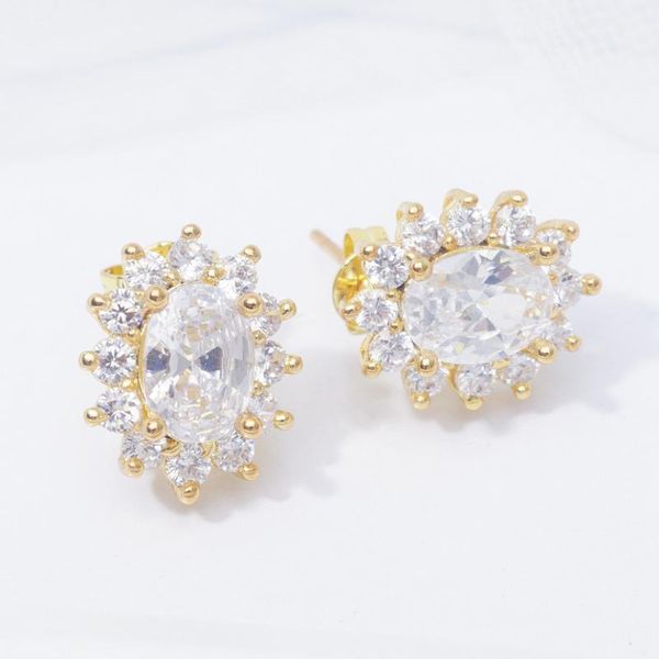 stud earings trendy flower luxury earrings for women white crystal cz gold filled fashion jewelry gift 2021, Golden;silver
stud earings trendy flower luxury earrings for women white crystal cz gold filled fashion jewelry gift 2021, Golden;silver